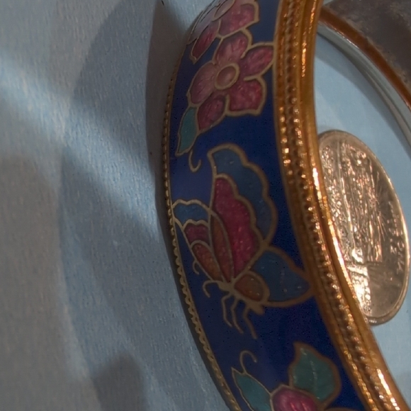 Vintage Floral Enamel Bangle Bracelet And Screw back Earrings with Gold Accents - Picture 7 of 10